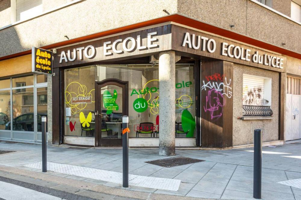 ecole-conduite-devanture