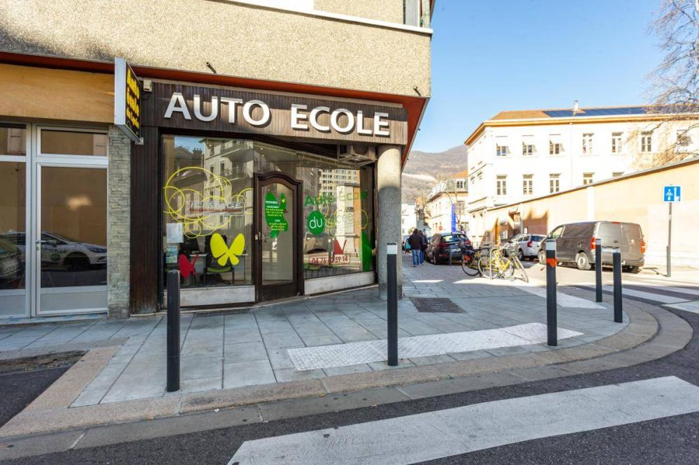 ecole-conduite-lycee-devanture