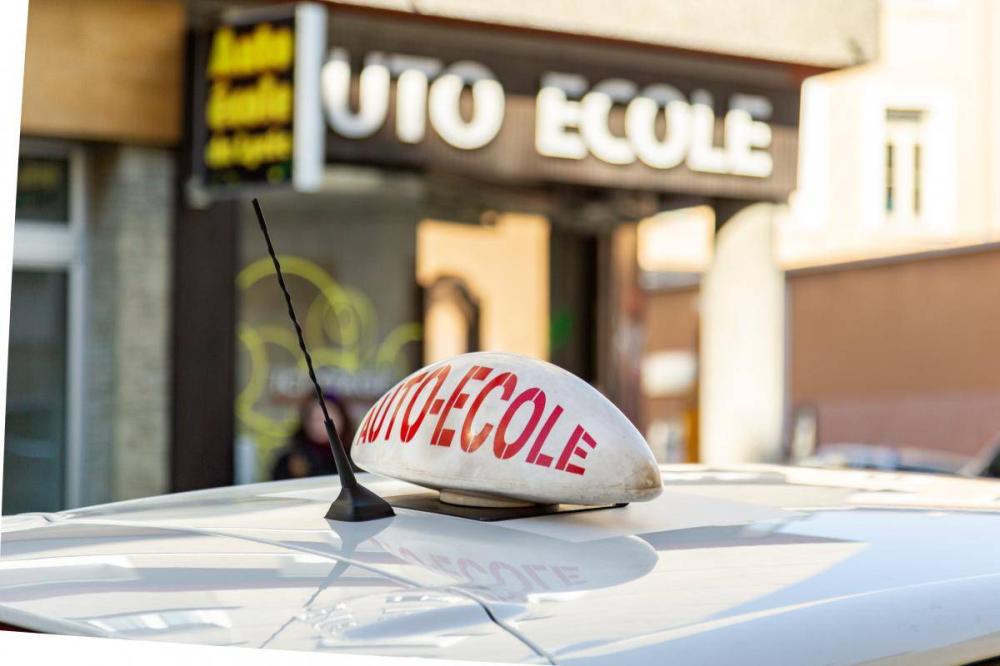 panneau-voiture-ecole